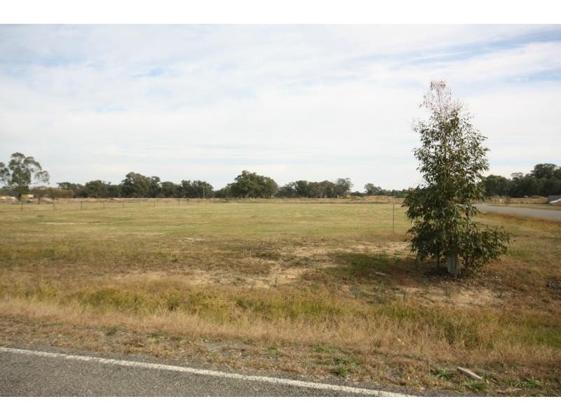 Cnr Gillies St & Racecourse Road, Benalla VIC 3672