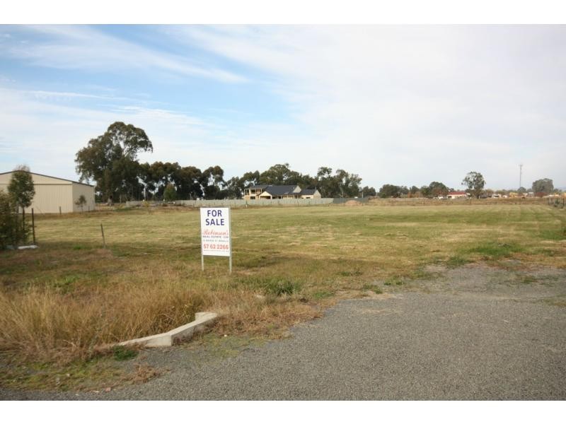 Cnr Gillies St & Racecourse Road, Benalla VIC 3672