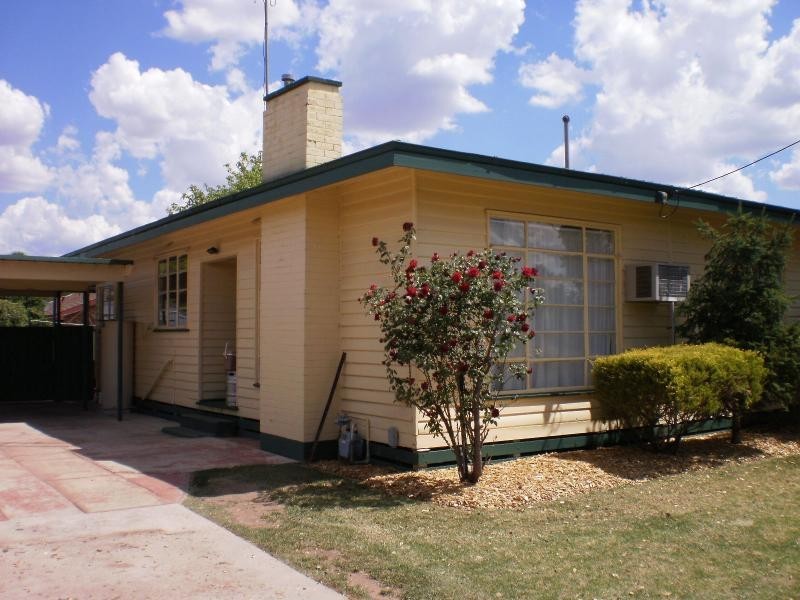 8 Calder Street, Benalla VIC 3672