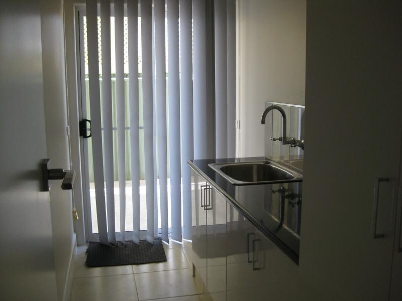 2 Meadows Avenue, Benalla VIC 3672