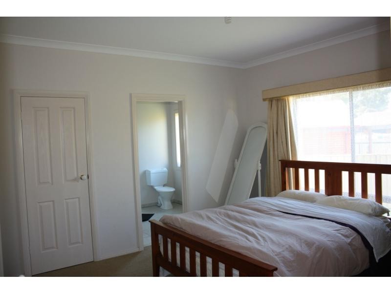 11 Robinson Court, Benalla VIC 3672