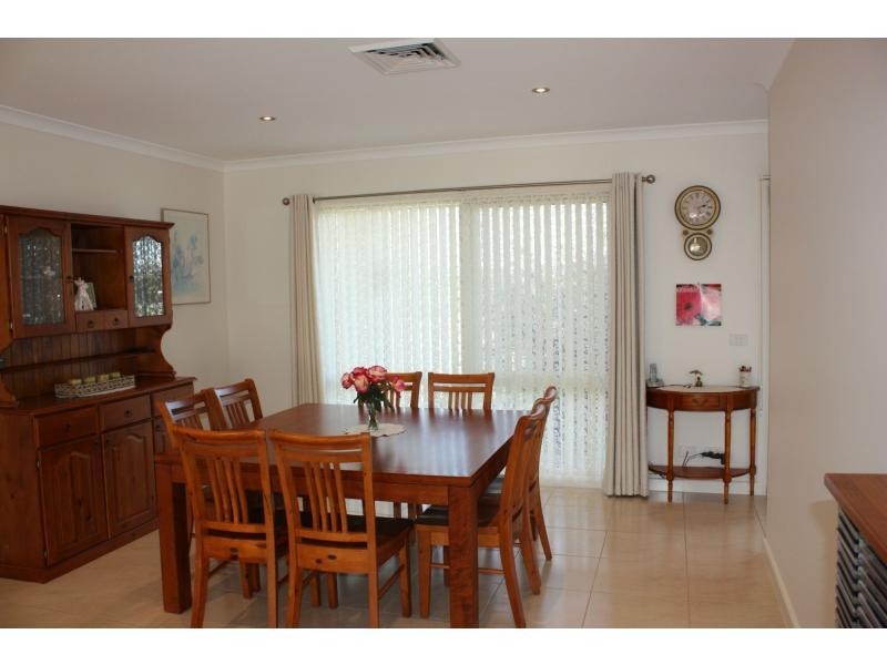 11 Lakeside Drive, Chesney Vale VIC 3725