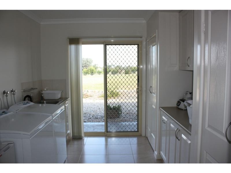 11 Lakeside Drive, Chesney Vale VIC 3725