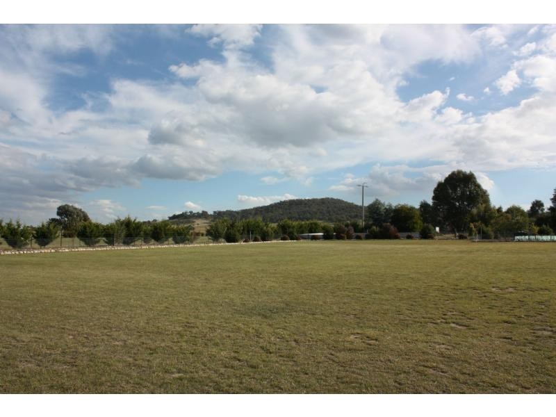 11 Lakeside Drive, Chesney Vale VIC 3725