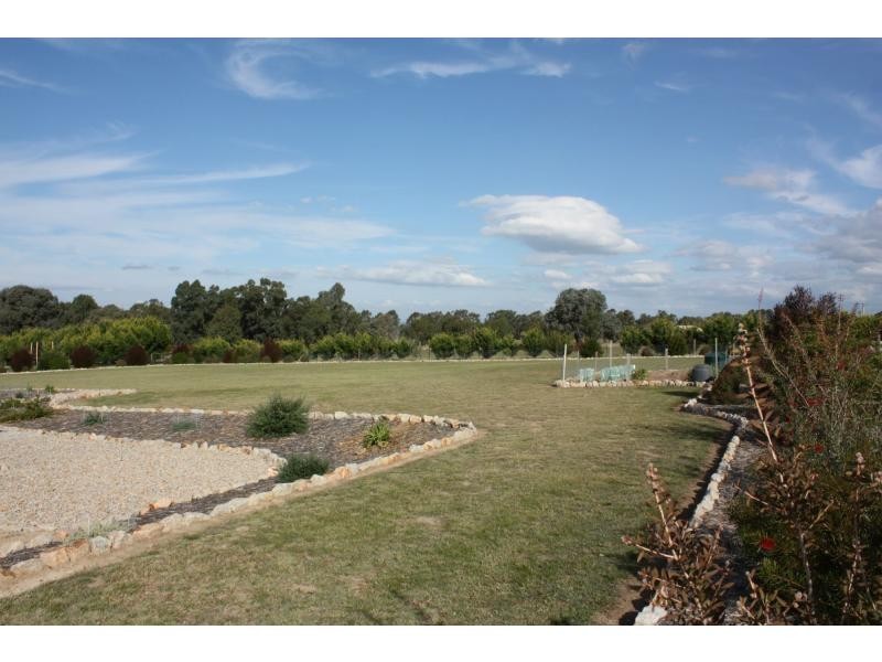 11 Lakeside Drive, Chesney Vale VIC 3725