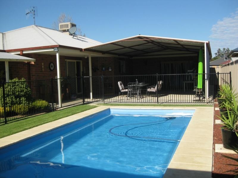 2 Bourke Drive, Benalla VIC 3672