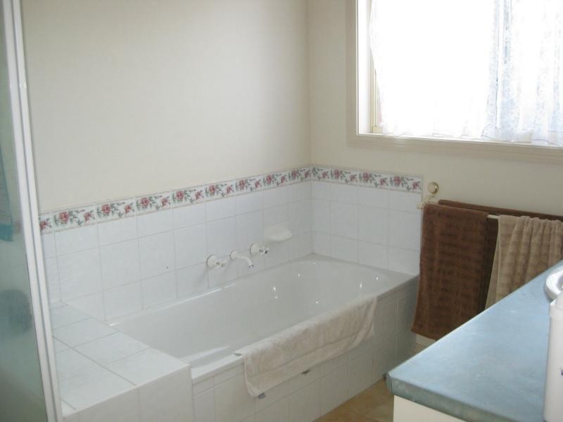 2 Bourke Drive, Benalla VIC 3672