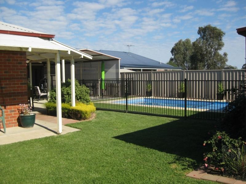 2 Bourke Drive, Benalla VIC 3672