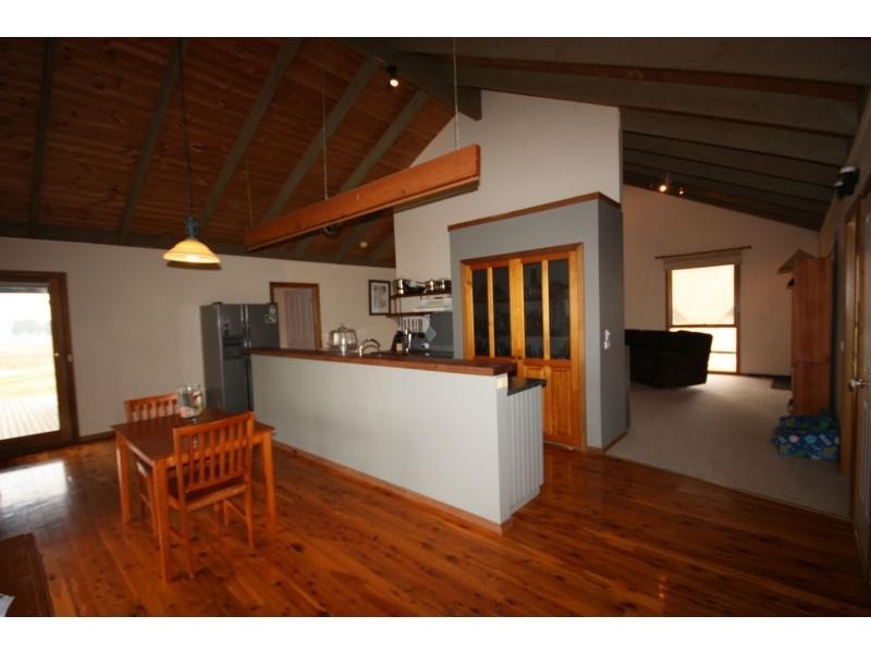 18 Farnley Road, Benalla VIC 3672