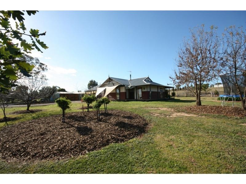 18 Farnley Road, Benalla VIC 3672