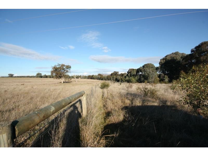 * Winton Glenrowan Road, Glenrowan West VIC 3675