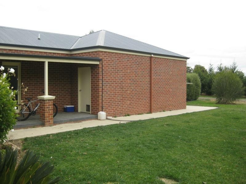 37 Olivers Road, Benalla VIC 3672