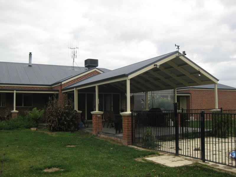 37 Olivers Road, Benalla VIC 3672