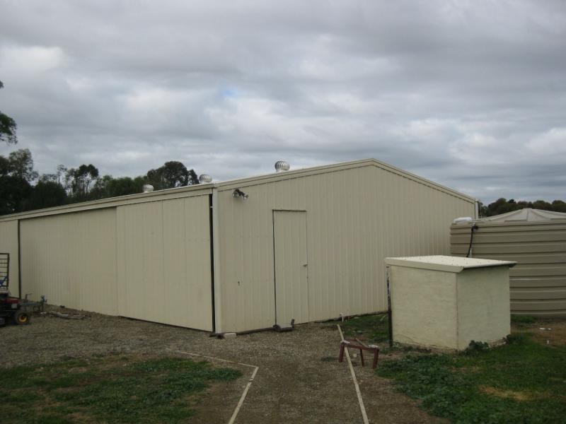 37 Olivers Road, Benalla VIC 3672