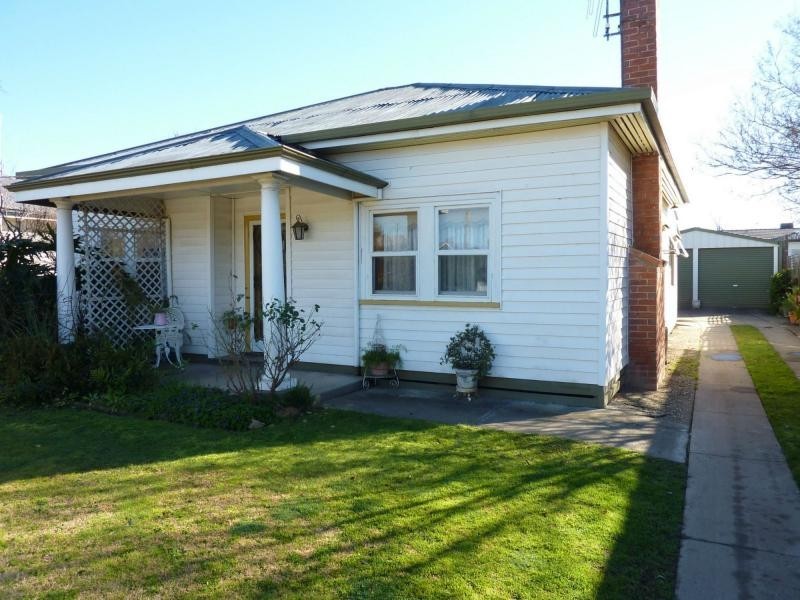 24 Wedge Street, Benalla VIC 3672