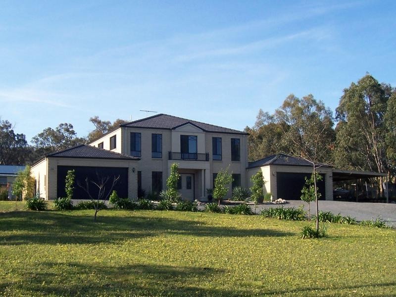 130 Old Hume Highway, Glenrowan VIC 3675