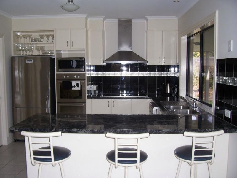 130 Old Hume Highway, Glenrowan VIC 3675