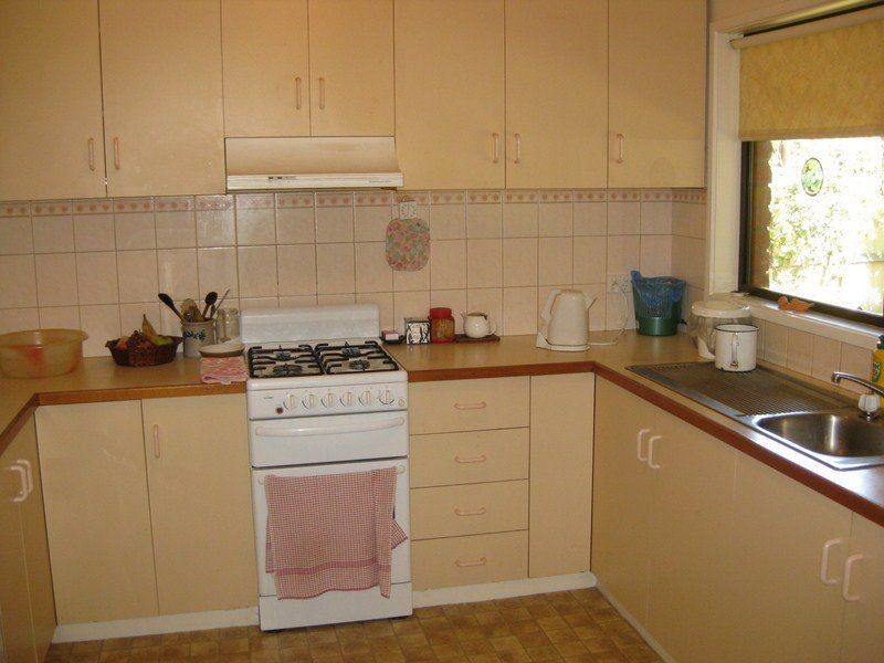 18 Charles Street, Benalla VIC 3672