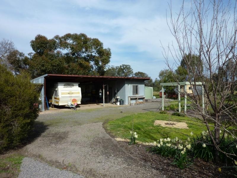 253 River Road, Goomalibee VIC 3673
