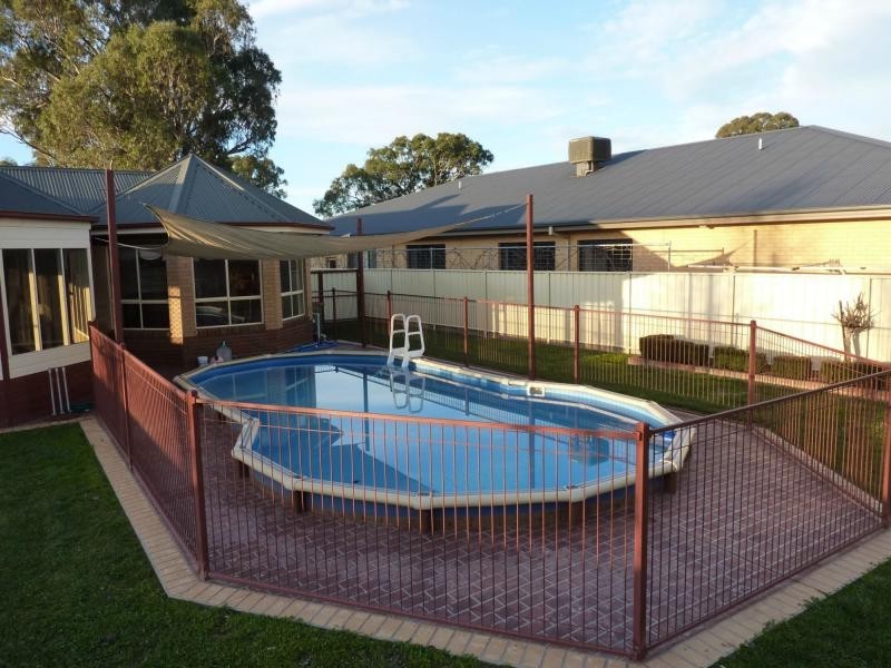 18 Rivergum Avenue, Benalla VIC 3672