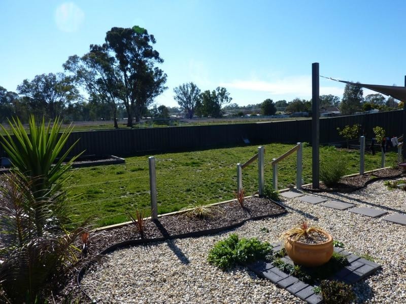 6 Stapleton Court, Benalla VIC 3672