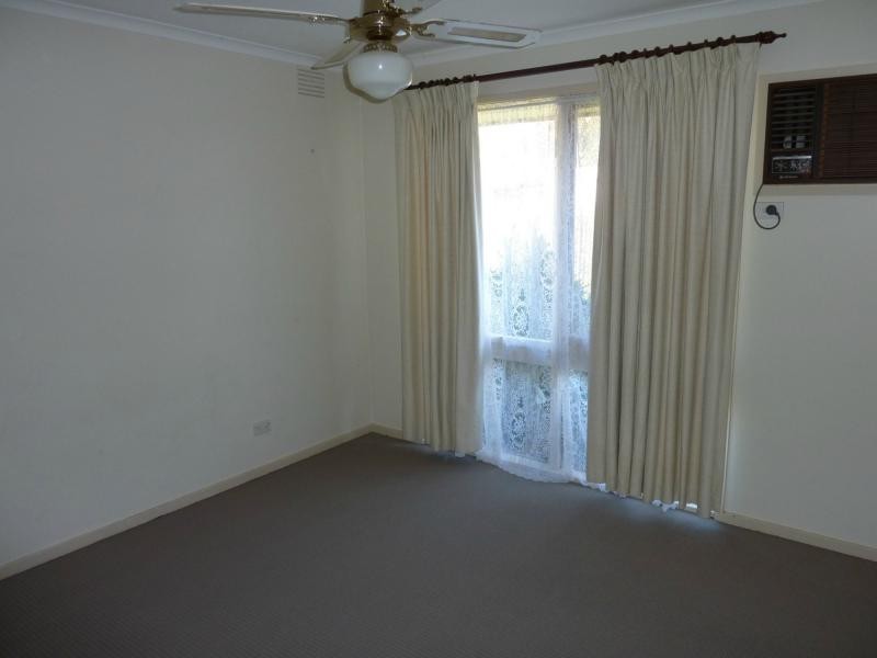 13 Oak Avenue, Benalla VIC 3672