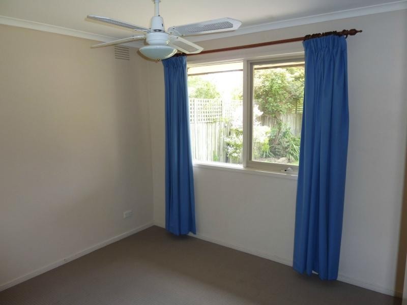 13 Oak Avenue, Benalla VIC 3672