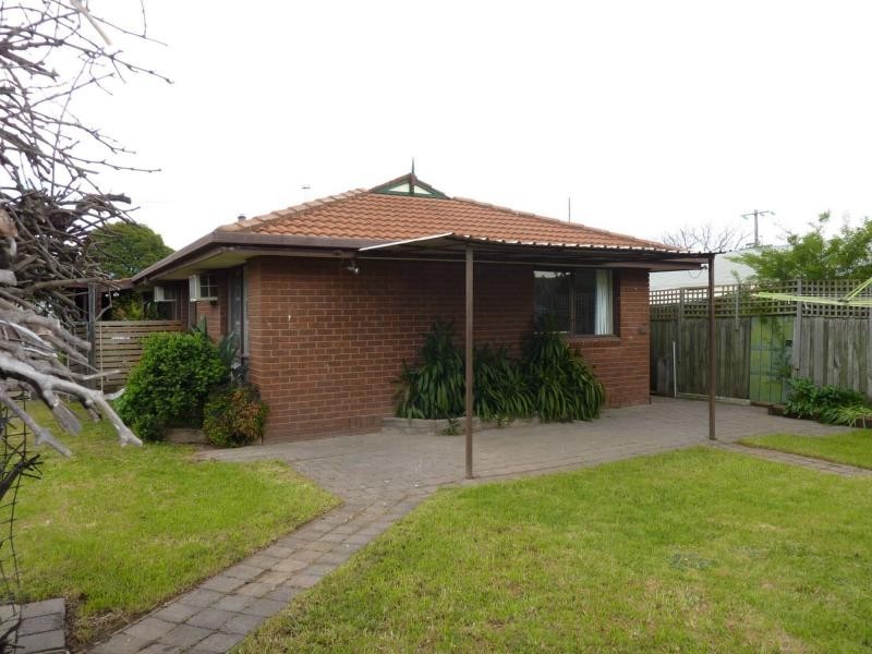 13 Oak Avenue, Benalla VIC 3672