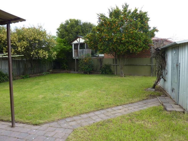 13 Oak Avenue, Benalla VIC 3672