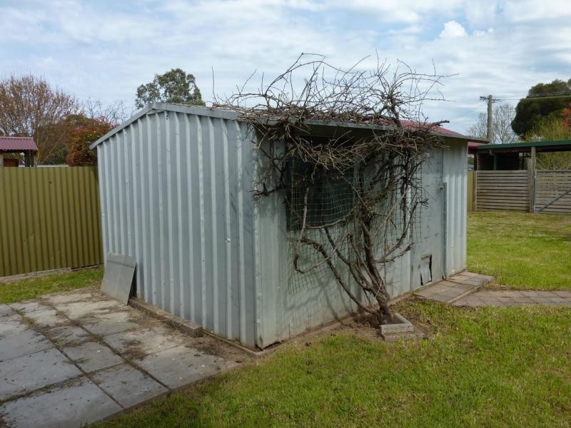 13 Oak Avenue, Benalla VIC 3672