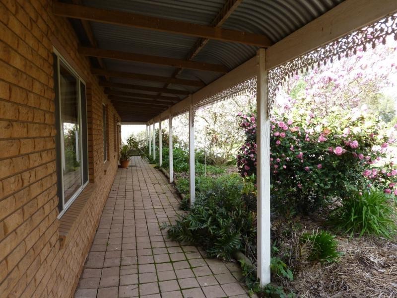 50 Cemetery Road, Benalla VIC 3672