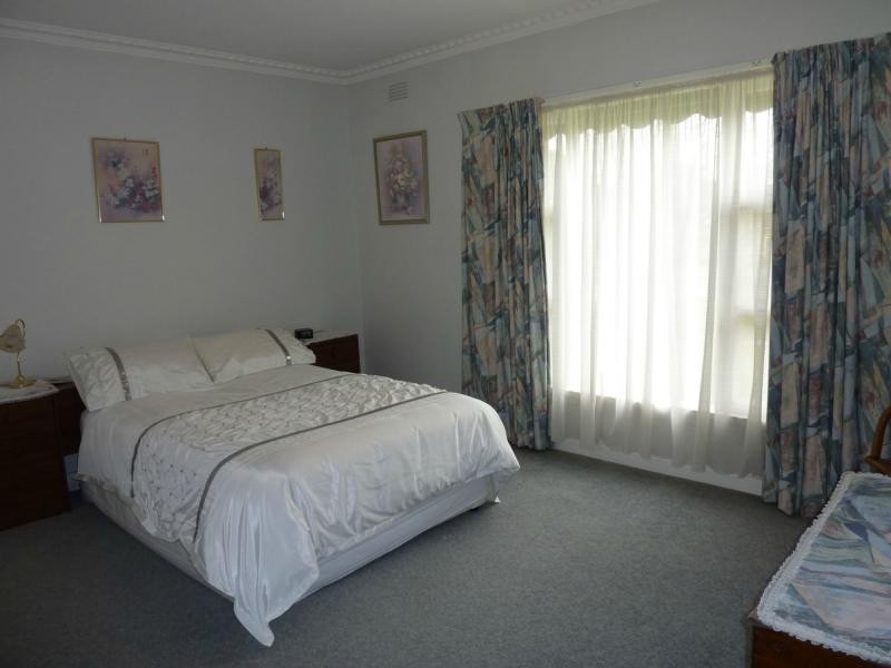 10 Charles Street, Benalla VIC 3672
