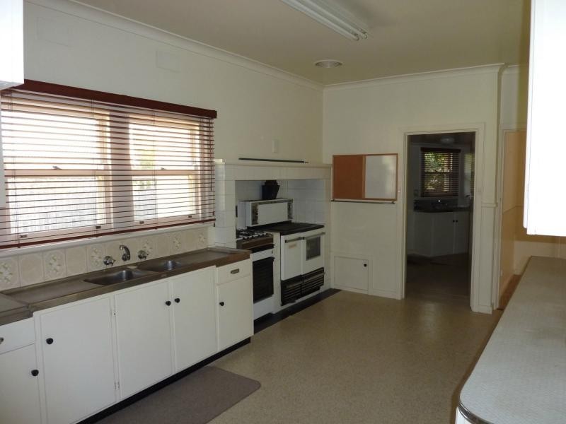 9 Harrison Avenue, Benalla VIC 3672