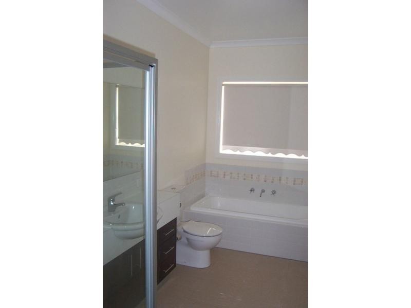 1 Herons Court, Benalla VIC 3672