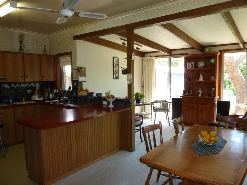 5 Munro Avenue, Benalla VIC 3672