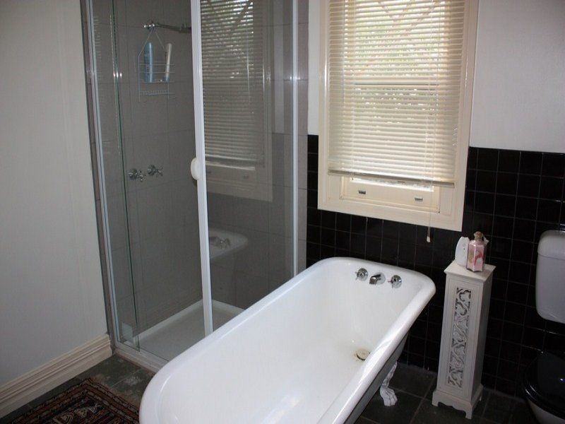 24 Smythe Street, Benalla VIC 3672