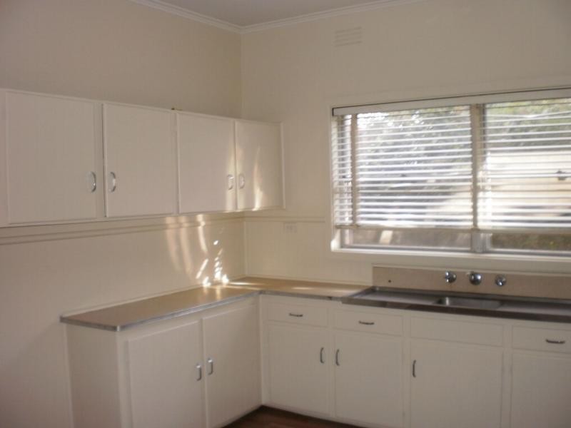 2/16 Harrison Avenue, Benalla VIC 3672