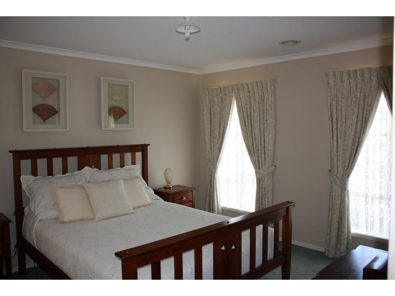 22 Glenfern Court, Benalla VIC 3672