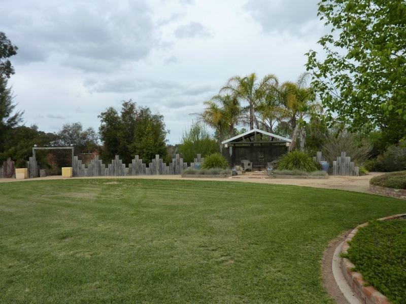 22 Glenfern Court, Benalla VIC 3672