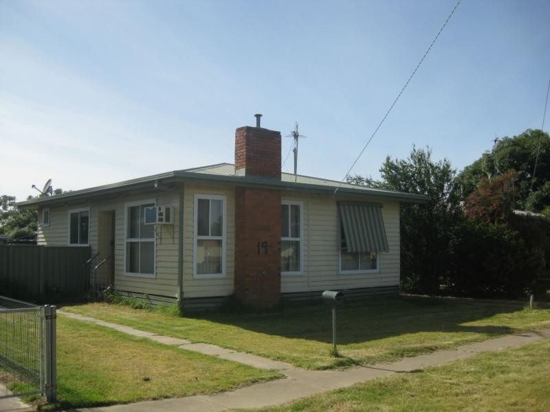 19 Afton Avenue, Benalla VIC 3672