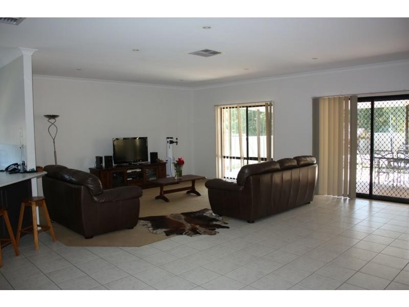 11 Robinson Court, Benalla VIC 3672