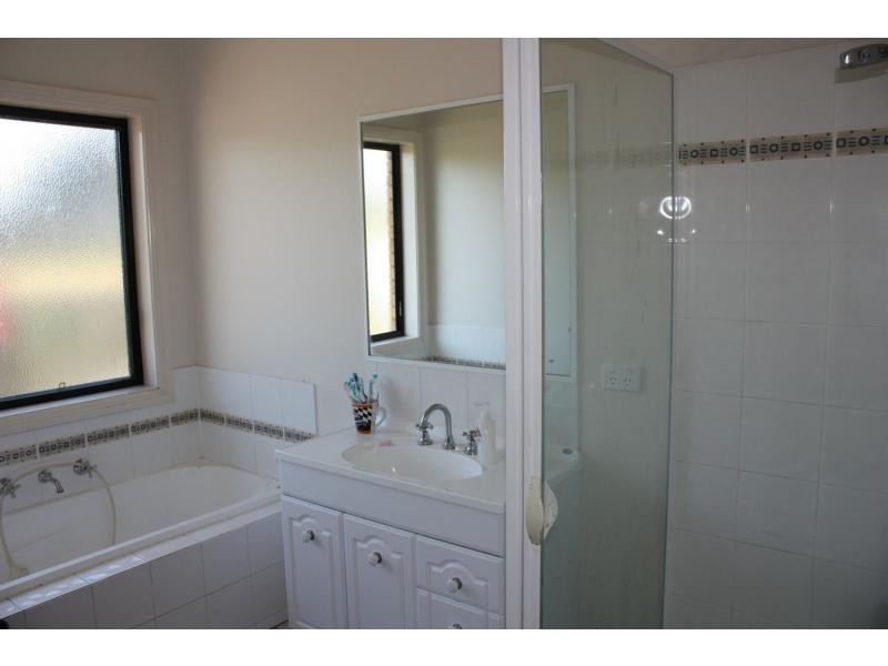 11 Robinson Court, Benalla VIC 3672