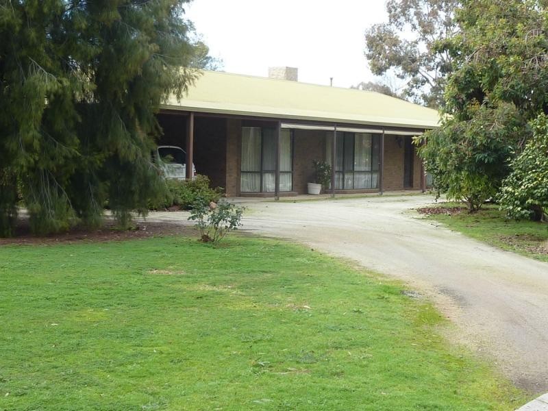 1 Noarana Drive, Benalla VIC 3672