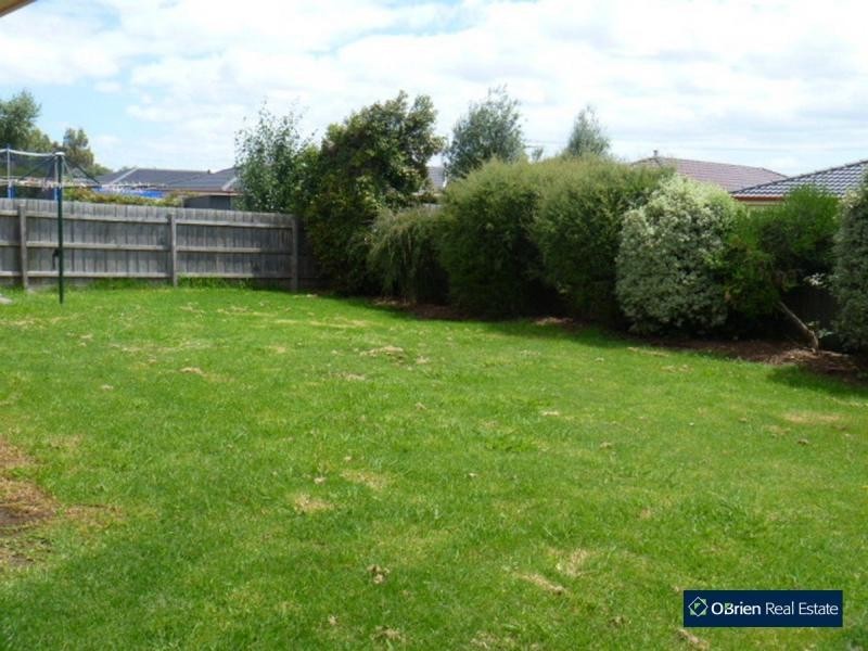 239 Monohans Road, Cranbourne West VIC 3977