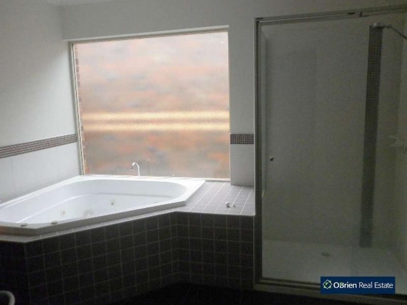 42 Moondarra Drive, Berwick VIC 3806