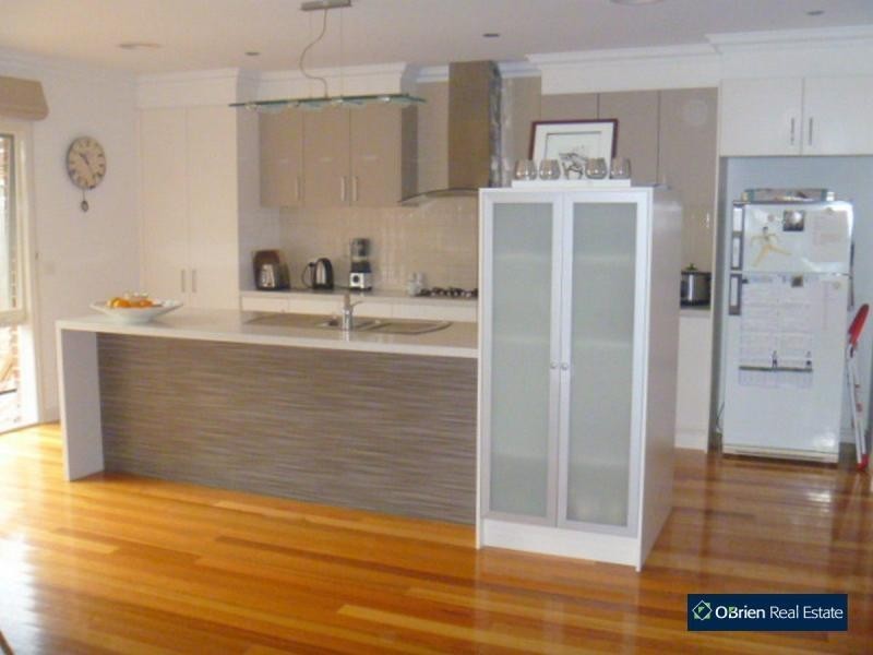 Unit 2/187 High Street, Berwick VIC 3806