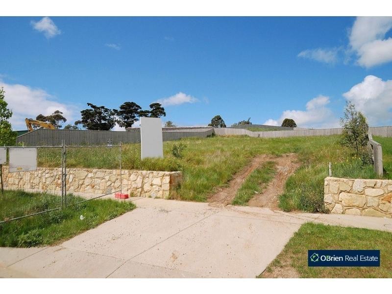 Lot 697 Arthur Phillip Drive, Pakenham VIC 3810