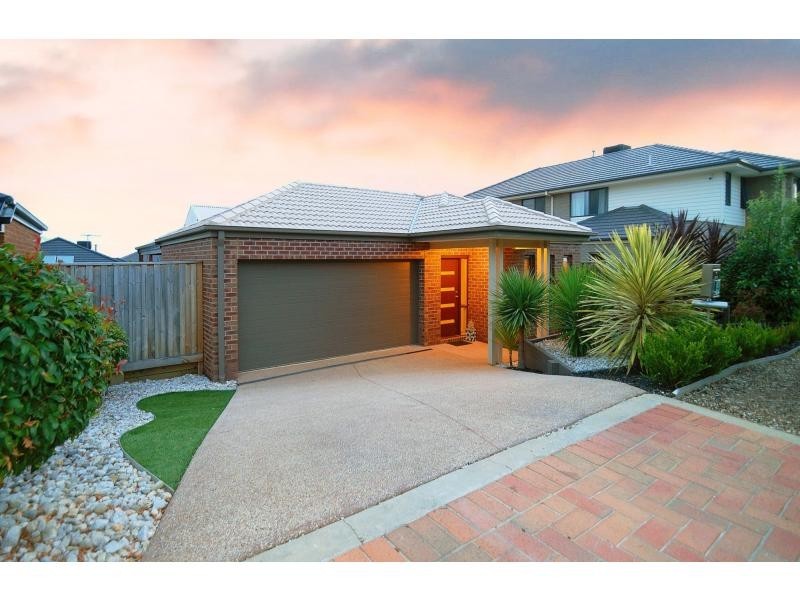 4 Florio Close, Berwick VIC 3806