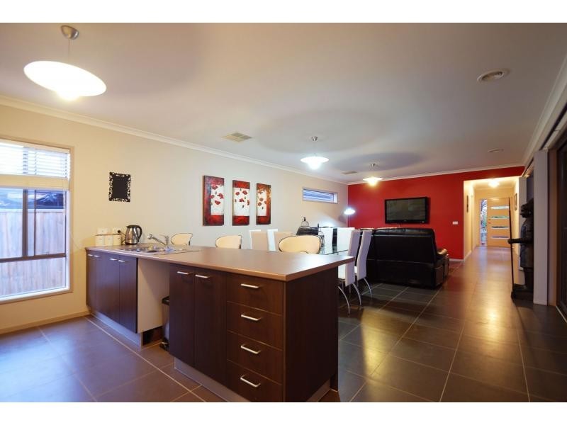 4 Florio Close, Berwick VIC 3806