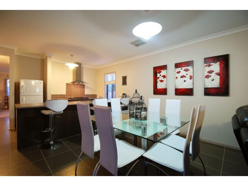 4 Florio Close, Berwick VIC 3806